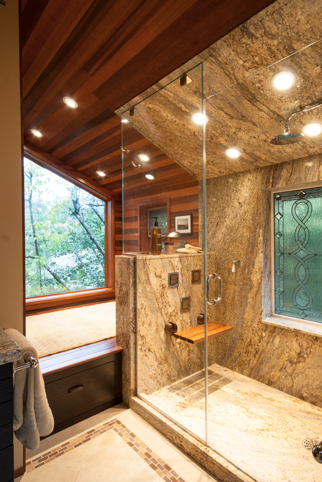 Bild på ett funkis badrum, med en dusch i en alkov och beige kakel