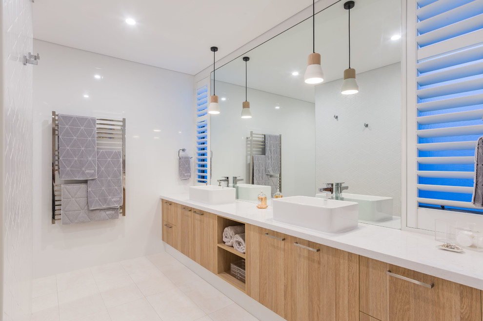 Bathroom - scandinavian bathroom idea in Perth