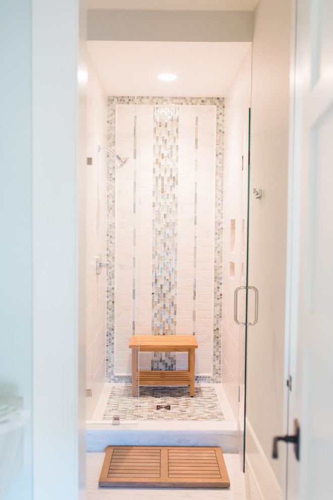 チャールストンにあるトランジショナルスタイルのおしゃれな浴室の写真