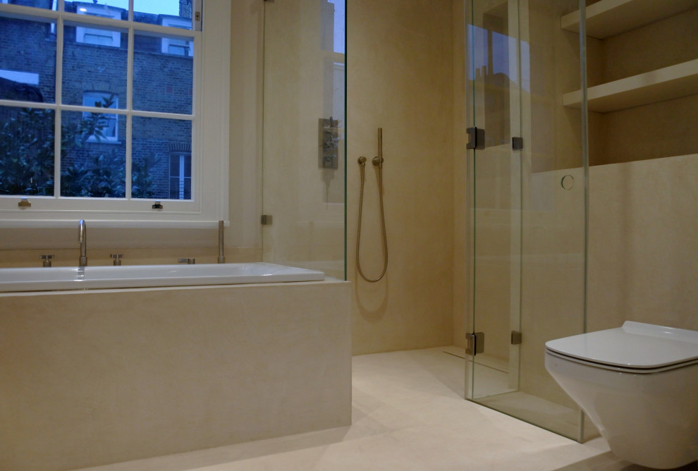 Foto på ett litet medelhavsstil en-suite badrum, med möbel-liknande, en öppen dusch, betonggolv, beiget golv och dusch med gångjärnsdörr