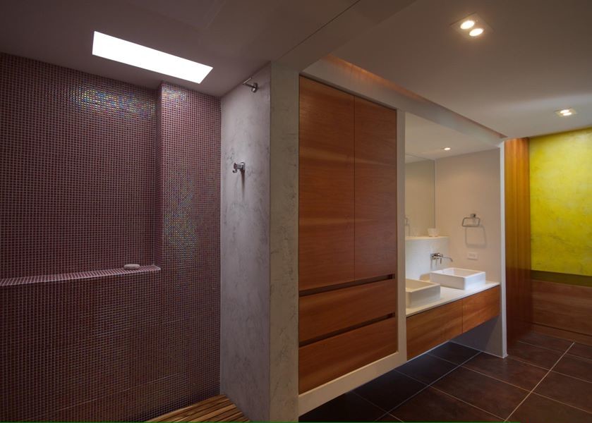 Imagen de cuarto de baño principal contemporáneo grande con microcemento