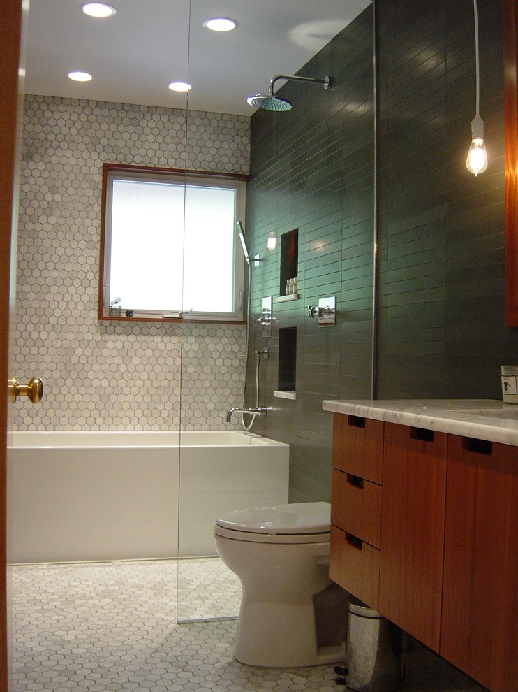 1960s bathroom photo in Portland