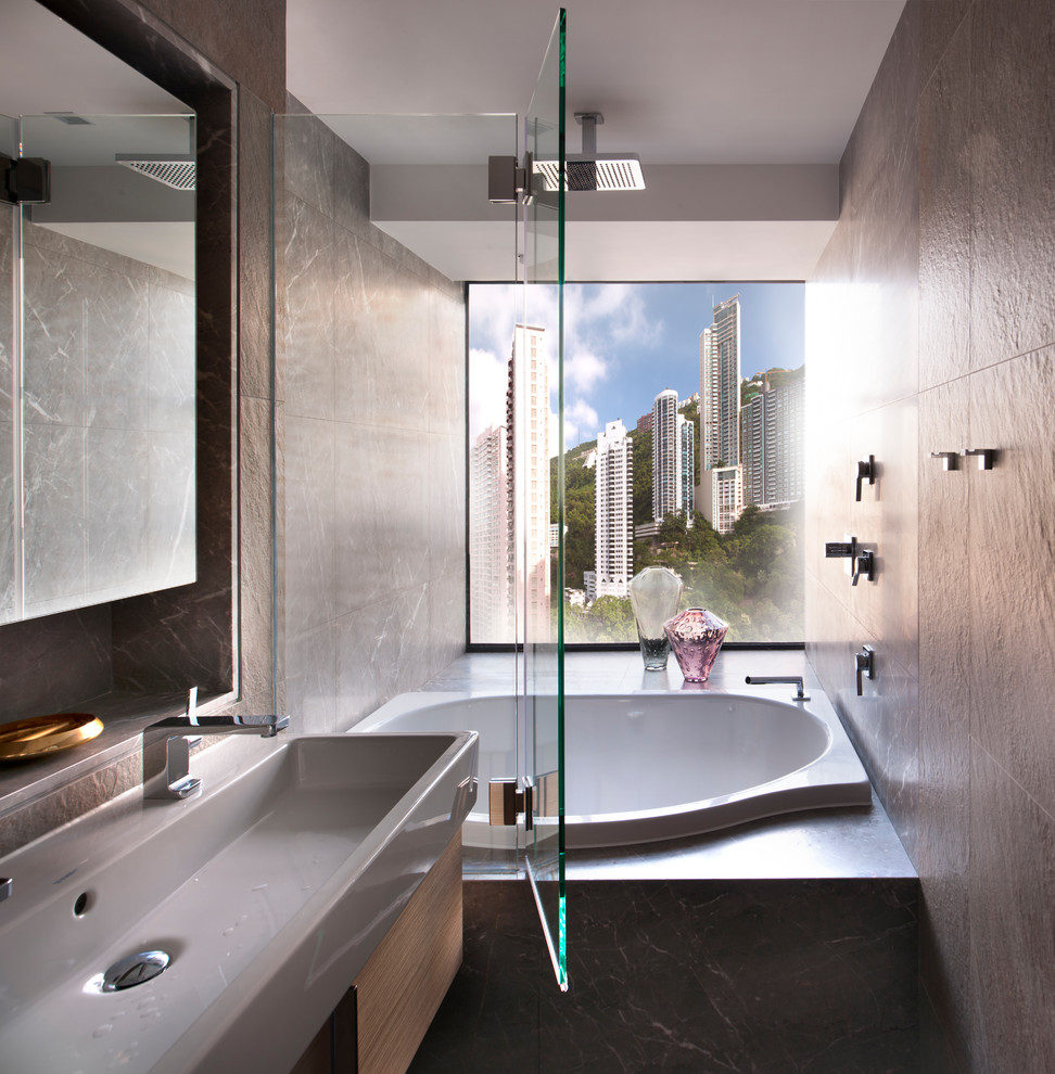 Midlevels, Hong Kong Bathroom Hong Kong by TGStudio