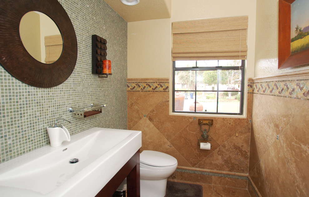 Example of a tuscan bathroom design in San Diego