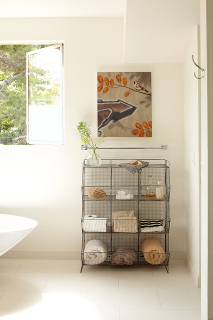 10 Budget Ideas for Making Your Grown-Up Bathroom Kid-Friendly