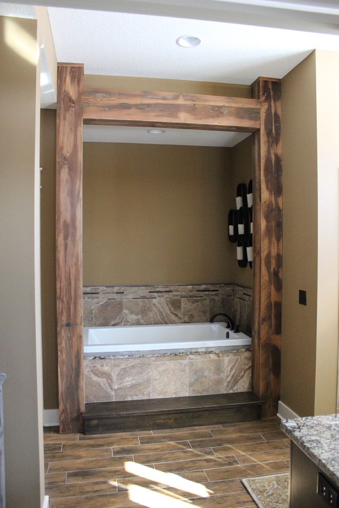 Inspiration for a rustic bathroom remodel in Kansas City