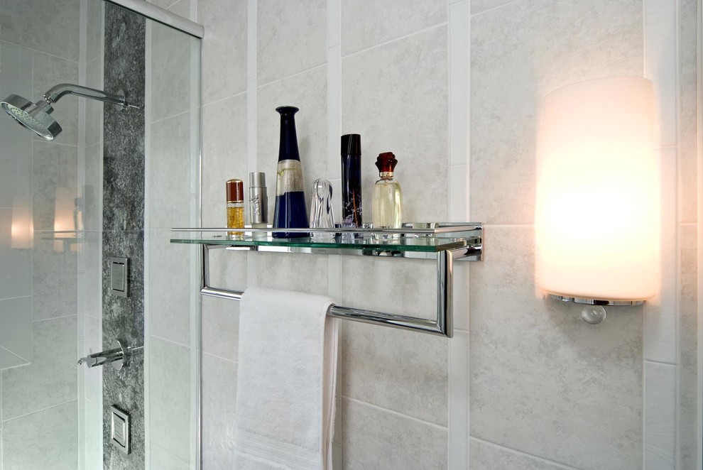 Modern 5x8' Bathroom Traditional Bathroom Milwaukee by Blue Hot