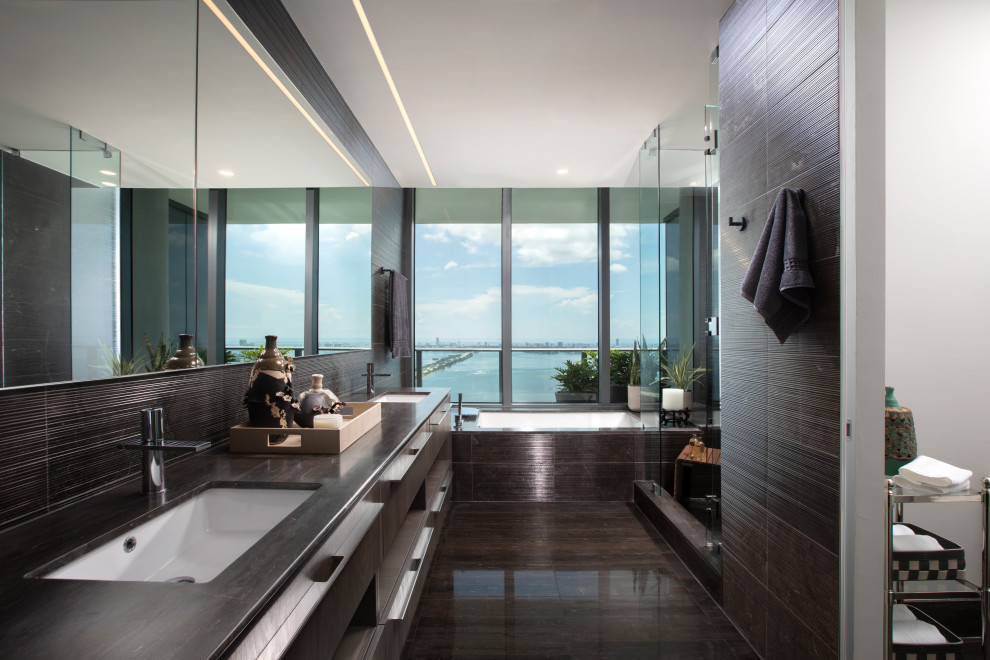Asiatisches Badezimmer in Miami