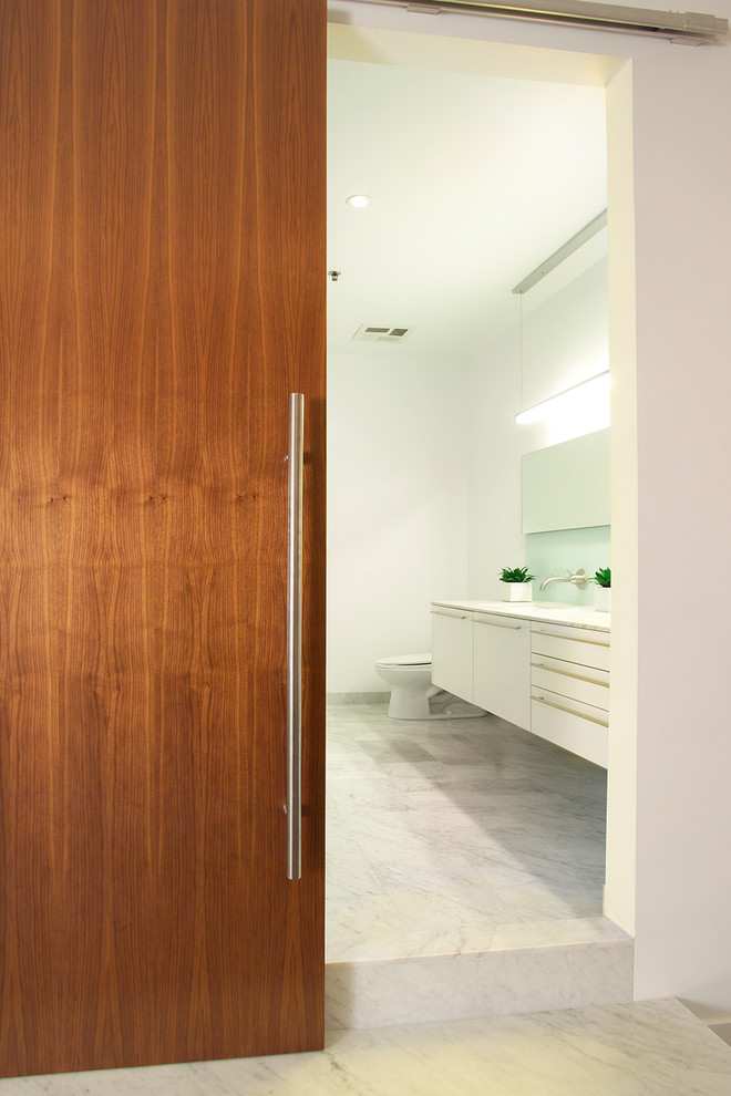 Bathroom - modern bathroom idea in Toronto