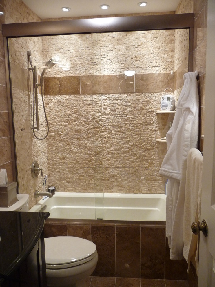 Example of a minimalist bathroom design in Philadelphia