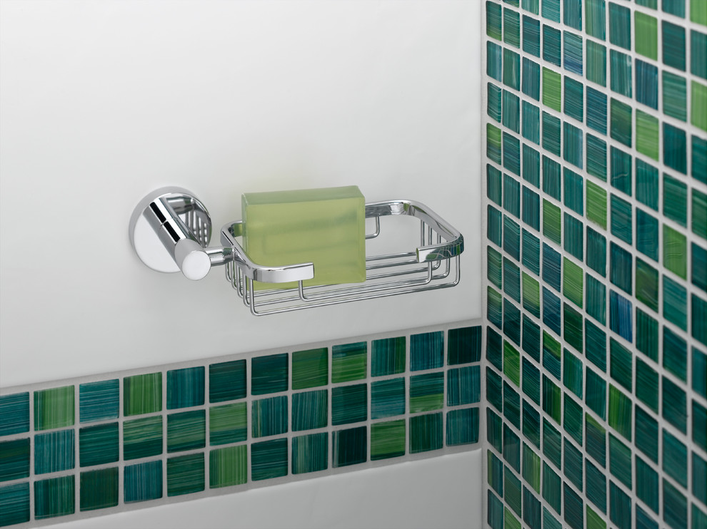 Свежая идея для дизайна: ванная комната в стиле модернизм с душем в нише, синей плиткой, плиткой мозаикой, синими стенами, полом из мозаичной плитки и подвесной раковиной - отличное фото интерьера