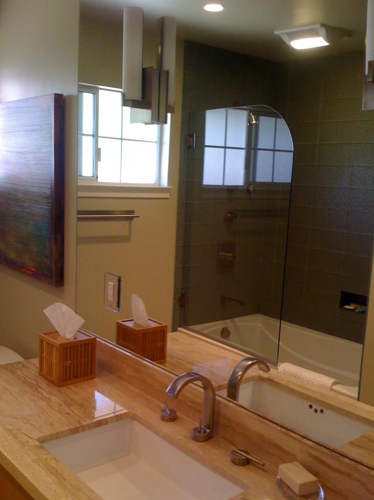Example of a minimalist bathroom design in San Francisco