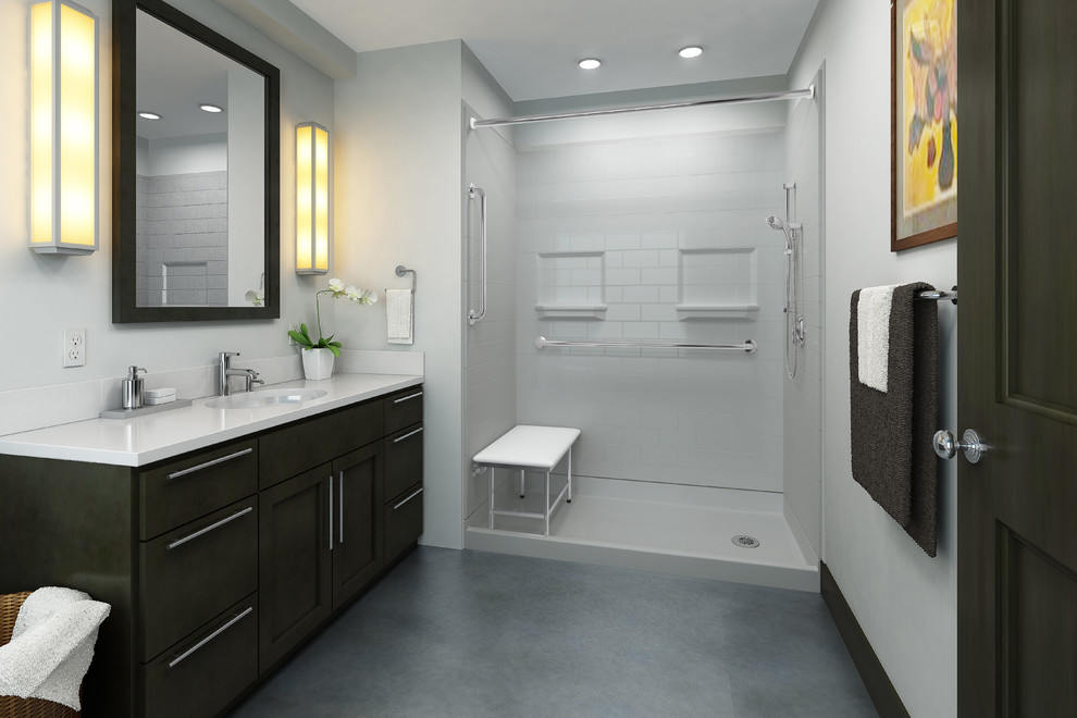 Пример оригинального дизайна: ванная комната с открытым душем и душем без бортиков