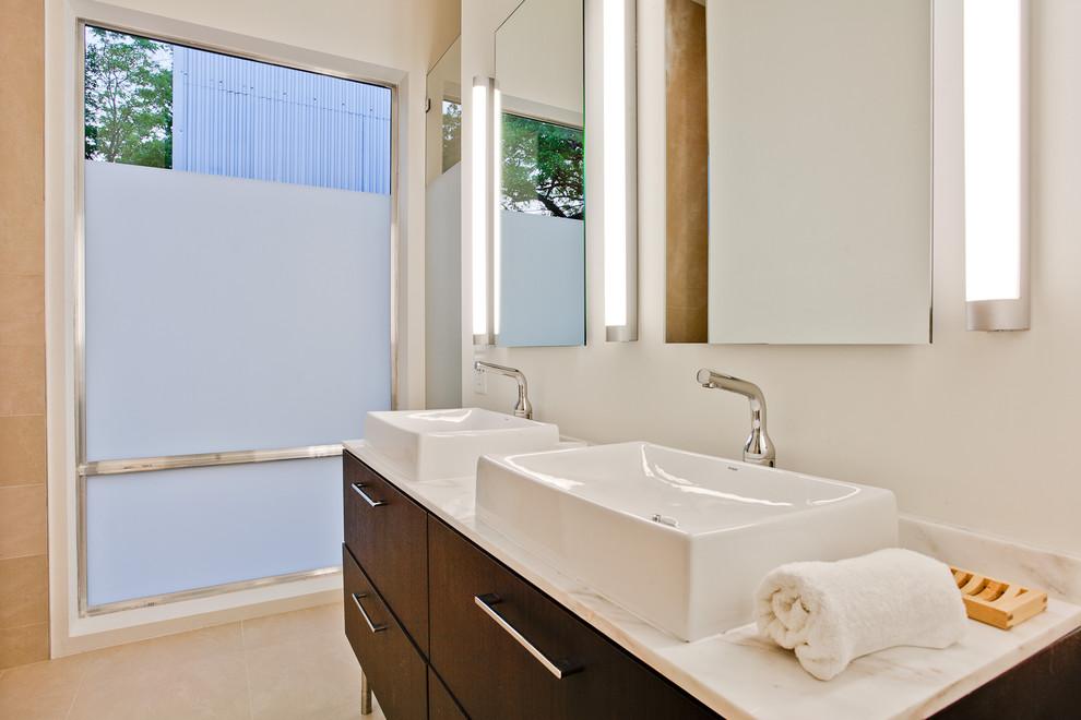 Inspiration for a modern bathroom remodel in Albuquerque
