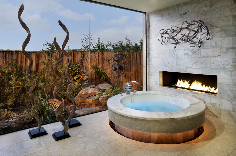 Modernes Badezimmer mit Mosaikfliesen