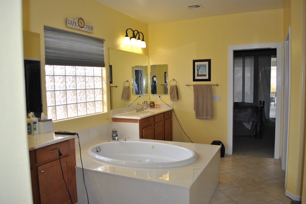 Example of a transitional bathroom design in Las Vegas