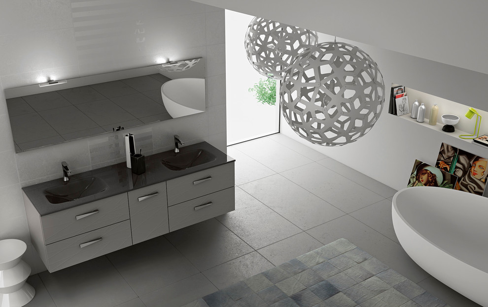 Cette image montre une petite salle d'eau minimaliste avec un lavabo intégré, un placard en trompe-l'oeil, des portes de placard beiges, un plan de toilette en verre, une baignoire indépendante, une douche d'angle, WC séparés, un carrelage beige, des carreaux de céramique et un mur gris.