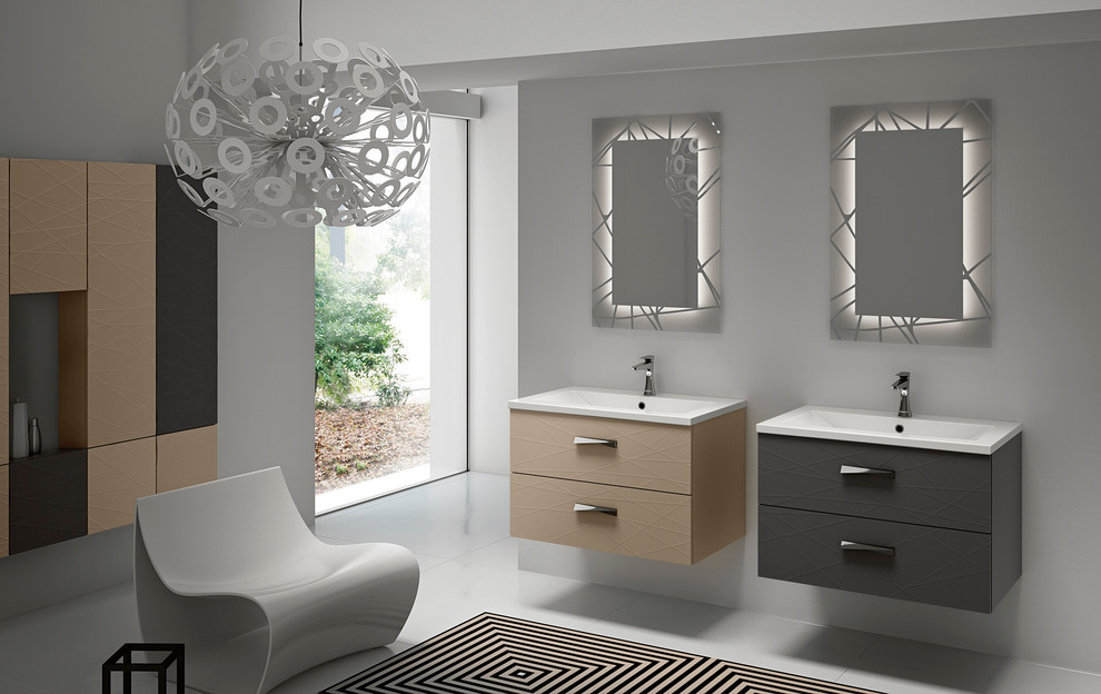 Idéer för ett litet modernt badrum med dusch, med ett integrerad handfat, möbel-liknande, beige skåp, bänkskiva i glas, ett fristående badkar, en hörndusch, en toalettstol med separat cisternkåpa, beige kakel, keramikplattor och grå väggar