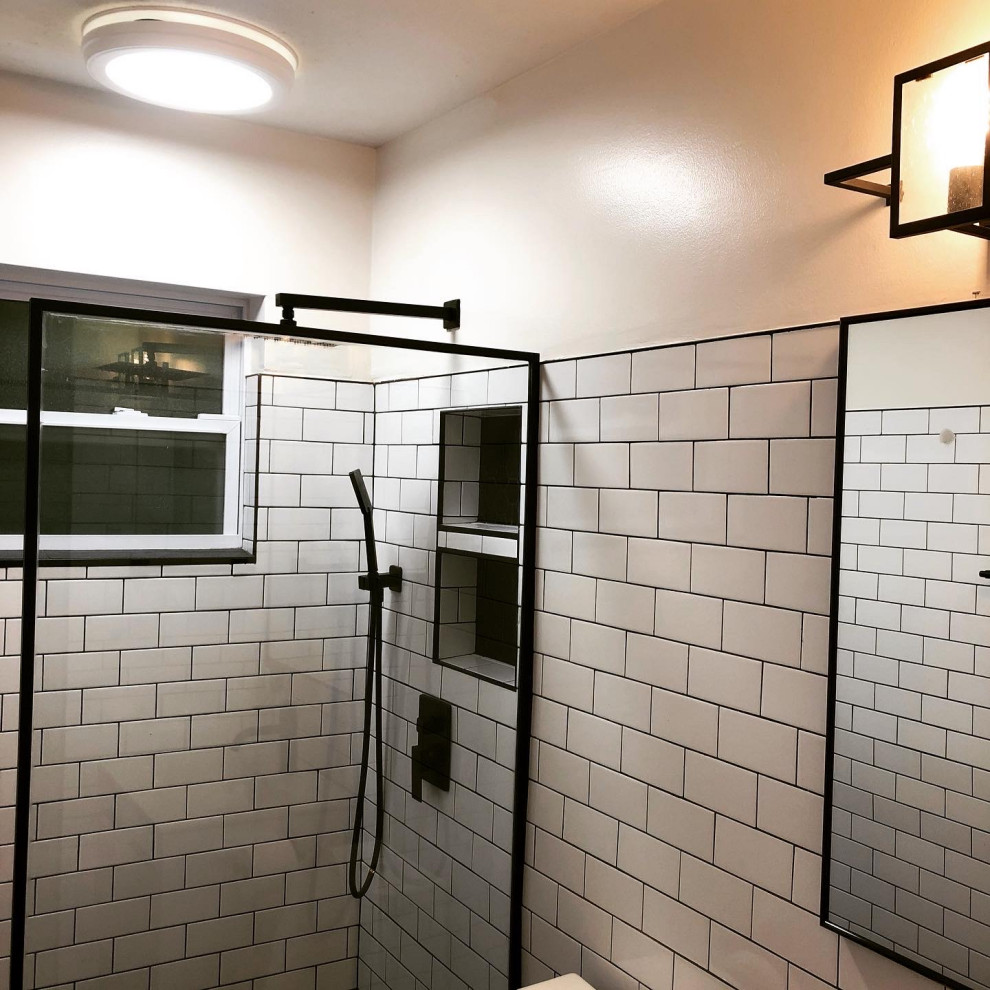 Diseño de cuarto de baño moderno pequeño