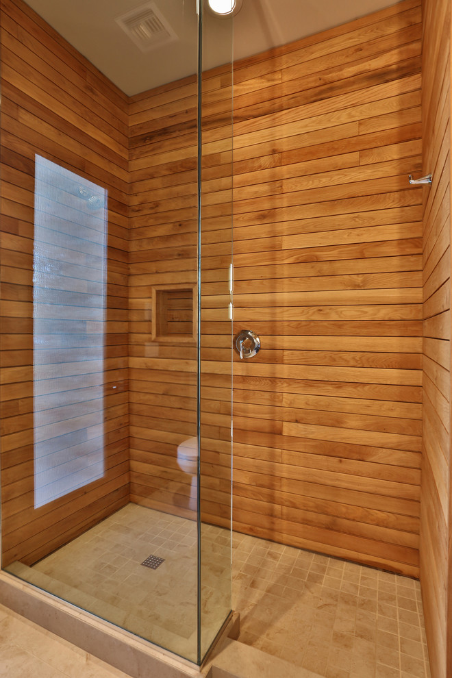 Immagine di una stanza da bagno minimal con doccia alcova e pavimento in marmo