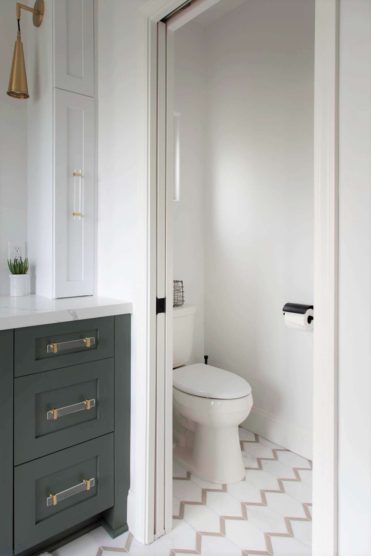 75 Beautiful Wallpaper Bathroom Pictures Ideas April 2021 Houzz