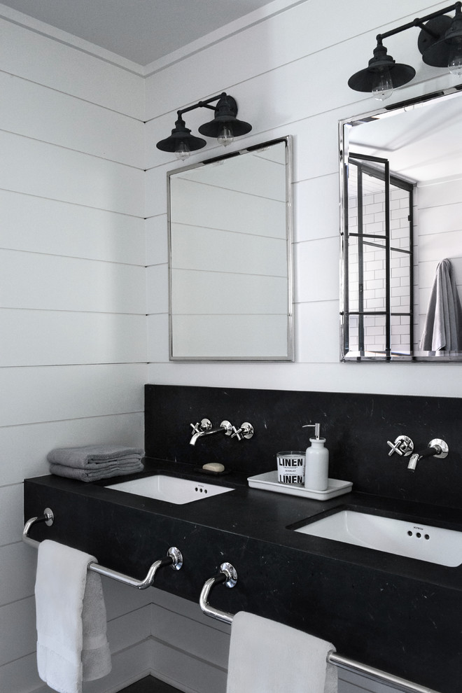 Bathroom - cottage bathroom idea in New York