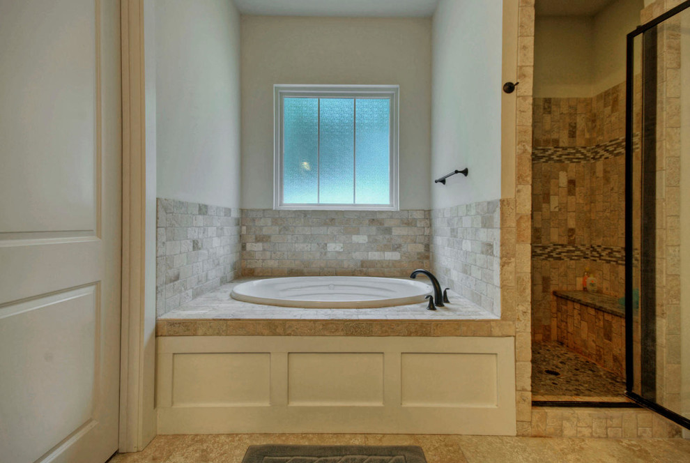Example of a country bathroom design in Austin