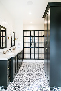 https://st.hzcdn.com/simgs/pictures/bathrooms/modern-farmhouse-sita-montgomery-interiors-img~877163a70987c304_3-8044-1-2586a0b.jpg