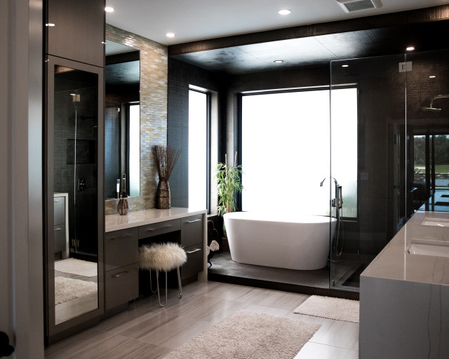 Luxurious Master Bathrooms