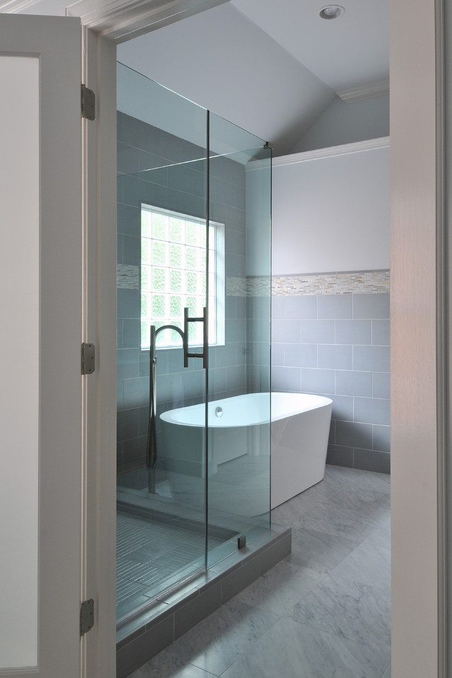This is an example of a modern bathroom in Atlanta.