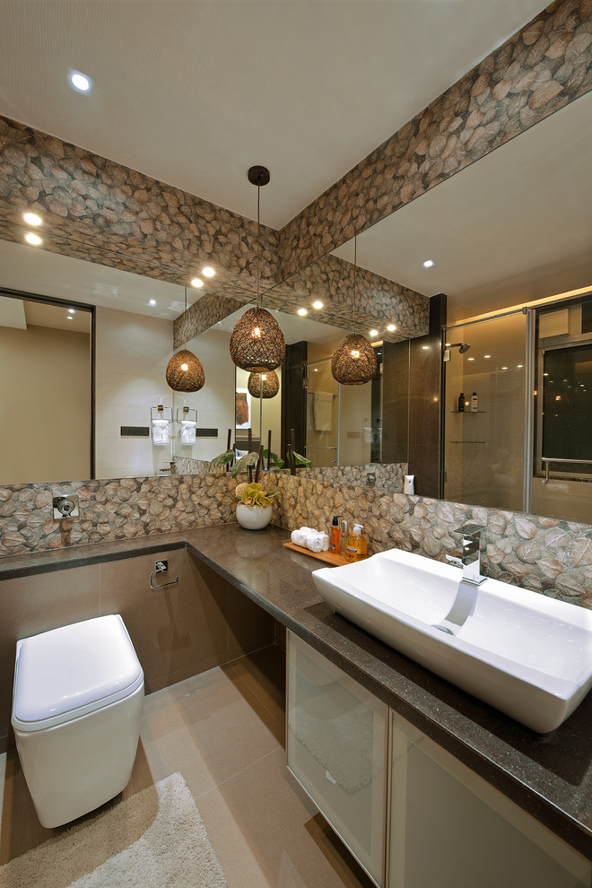 ムンバイにあるコンテンポラリースタイルのおしゃれな浴室の写真