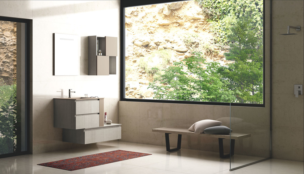 Свежая идея для дизайна: ванная комната среднего размера в стиле модернизм с плоскими фасадами, светлыми деревянными фасадами, бежевой плиткой, мраморной плиткой, душевой кабиной и бежевым полом - отличное фото интерьера