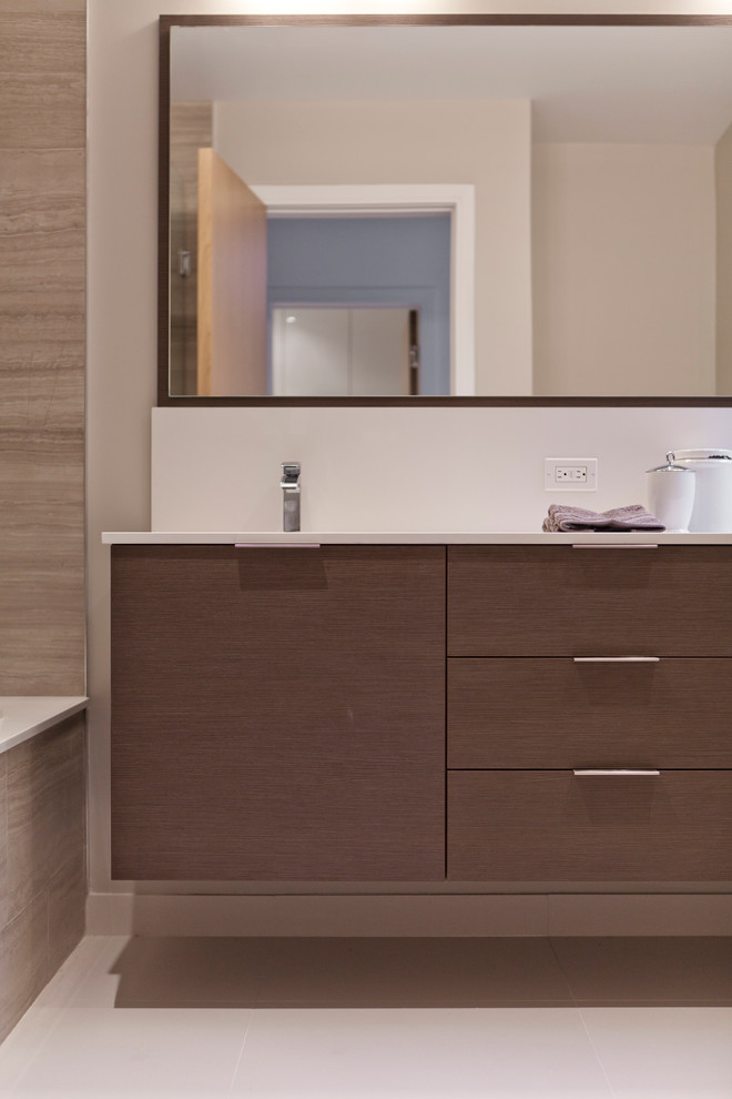 Modernist House Modern Bathroom Toronto by BiglarKinyan Design