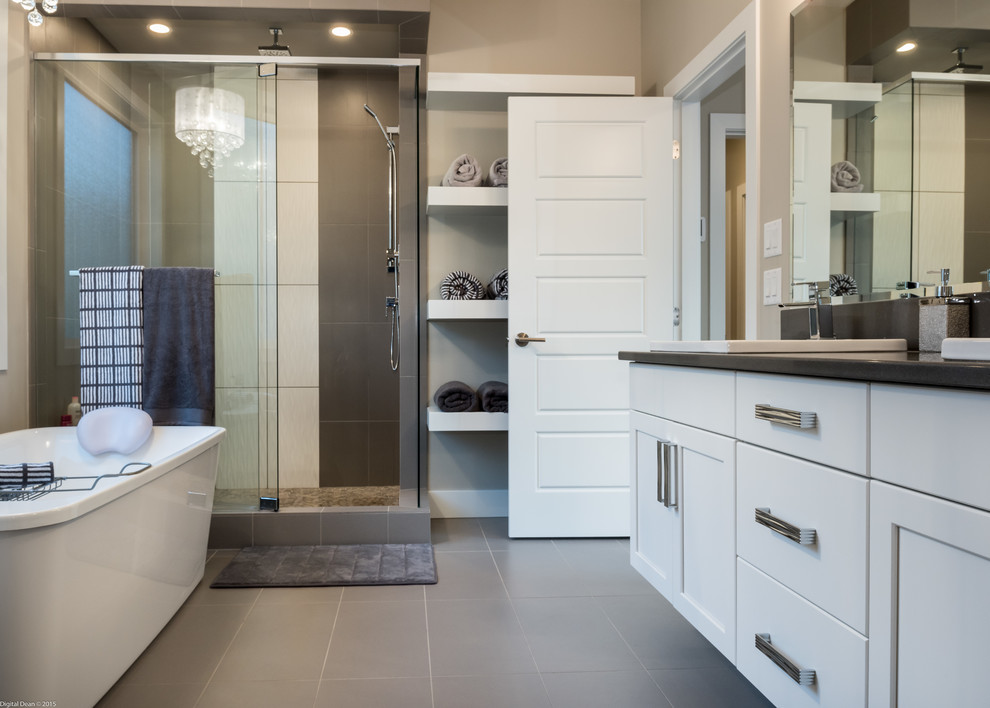 Modernes Badezimmer En Suite in Vancouver