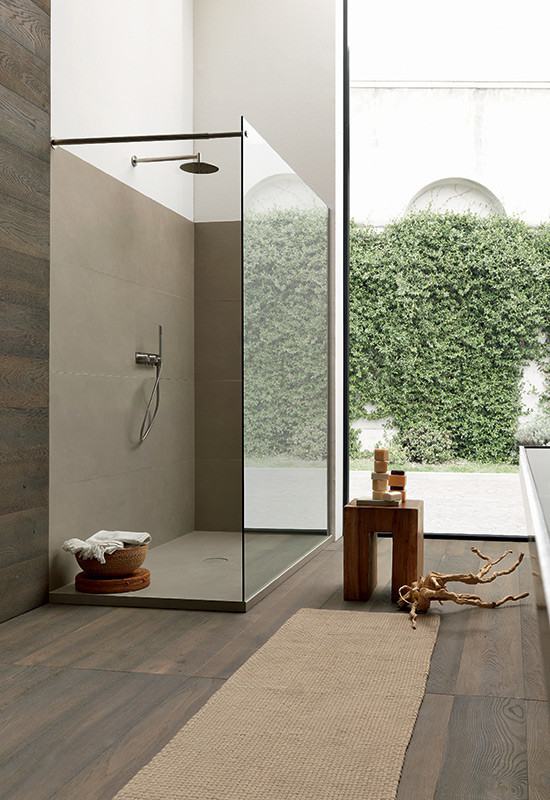 Idee per una stanza da bagno moderna con doccia aperta