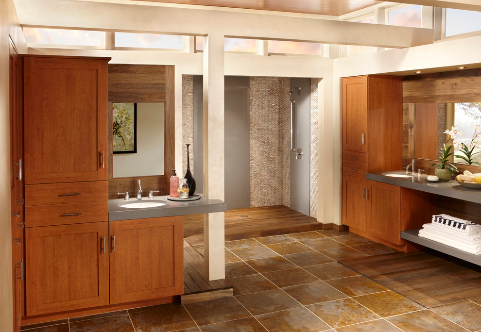 Exemple d'une très grande salle de bain principale chic en bois brun avec un placard à porte shaker, une douche ouverte, un carrelage multicolore, mosaïque, un mur beige, un sol en travertin, un lavabo encastré, un plan de toilette en quartz modifié, un sol marron et aucune cabine.