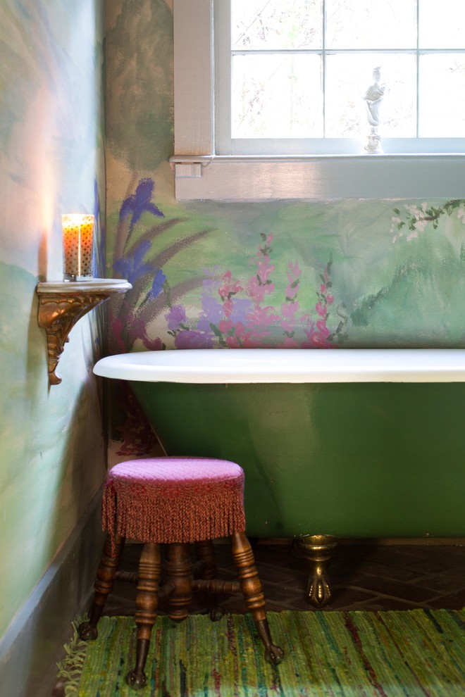 This is an example of a rustic bathroom in New Orleans.