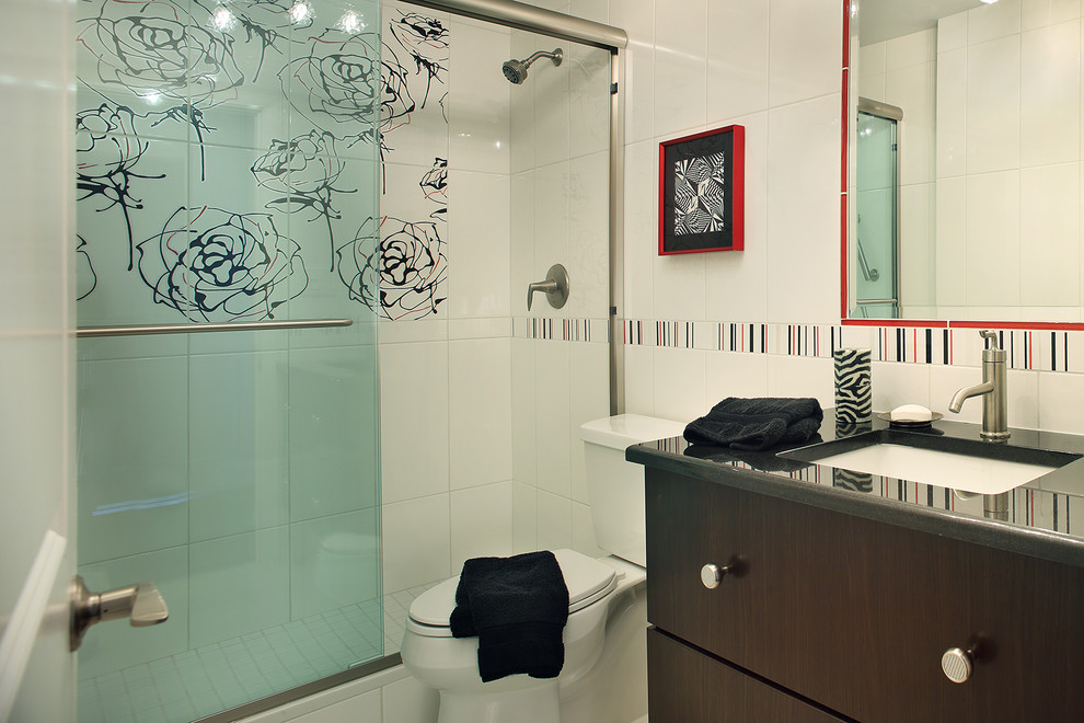 Inspiration for a mid-sized contemporary bathroom remodel in Newark
