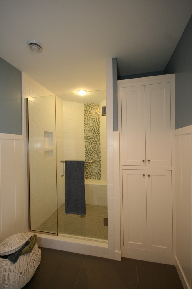 Example of a beach style bathroom design in Grand Rapids