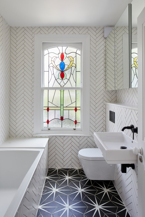 Classic Contrast: Small Bathroom Ideas with a Black and White Palette and a Stained Glass Window