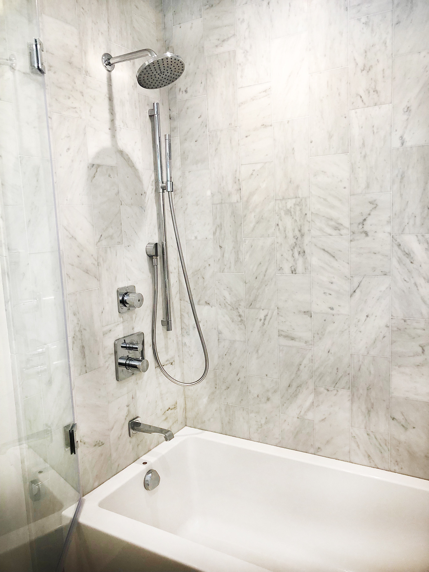 75 Photos Et Idees Deco De Petites Salles De Bain Avec Des Carreaux En Terre Cuite Aout 22 Houzz Fr