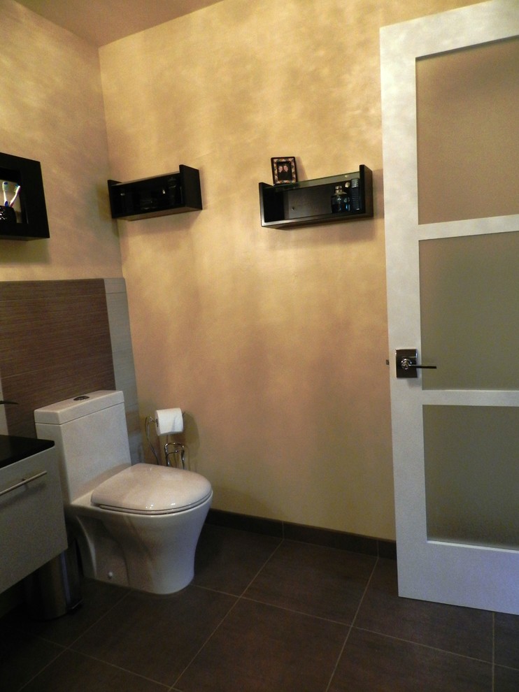 サンルイスオビスポにあるトラディショナルスタイルのおしゃれな浴室の写真