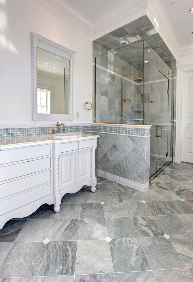 Expansive classic bathroom in Baltimore.
