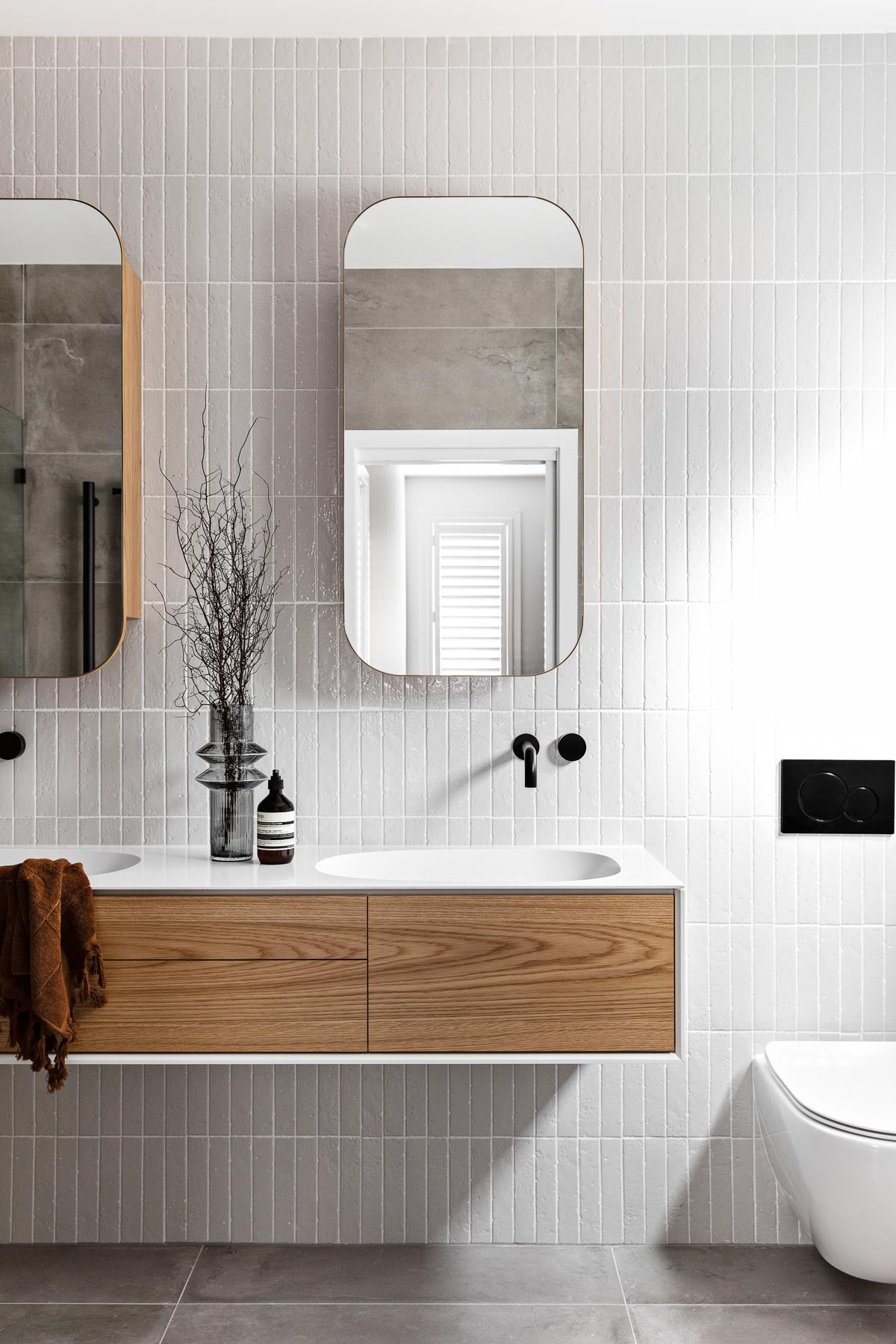 This Modern Bathroom With Curved Walls Looks Easy To Clean