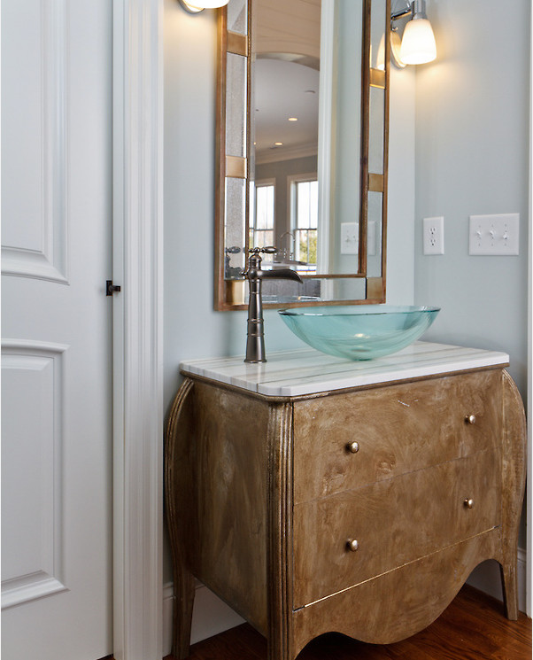 Inspiration for a rustic bathroom remodel in Charleston