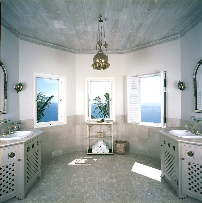 Exempel på ett exotiskt badrum