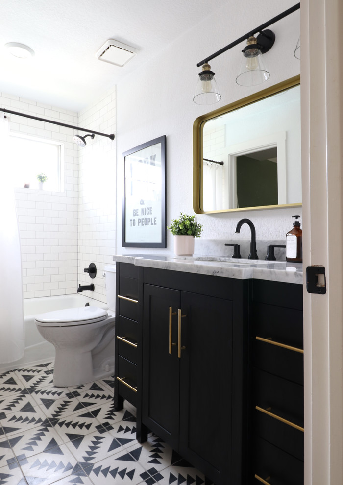 My Houzz: Bright White and Color in Austin - Bathroom - Austin - by ...