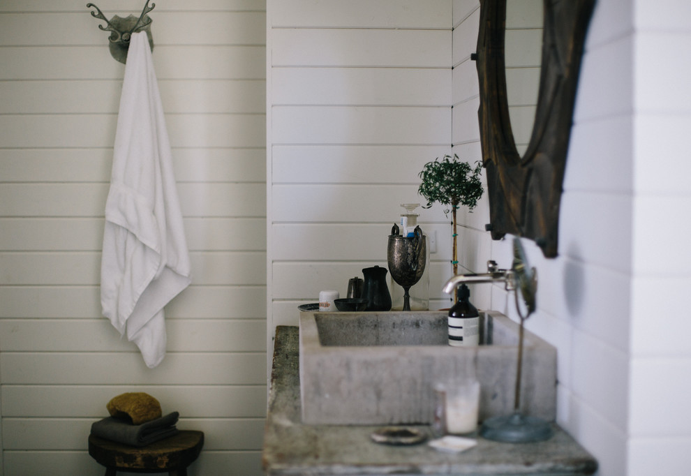 Bathroom - cottage bathroom idea in Nashville