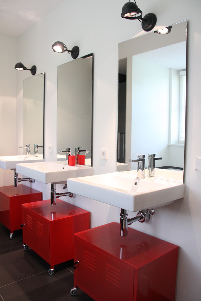 Photo of a modern bathroom in Amsterdam.