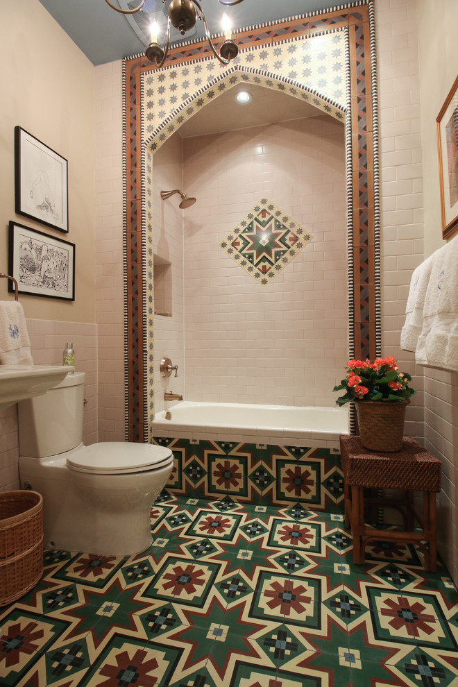 オースティンにあるエクレクティックスタイルのおしゃれな浴室の写真
